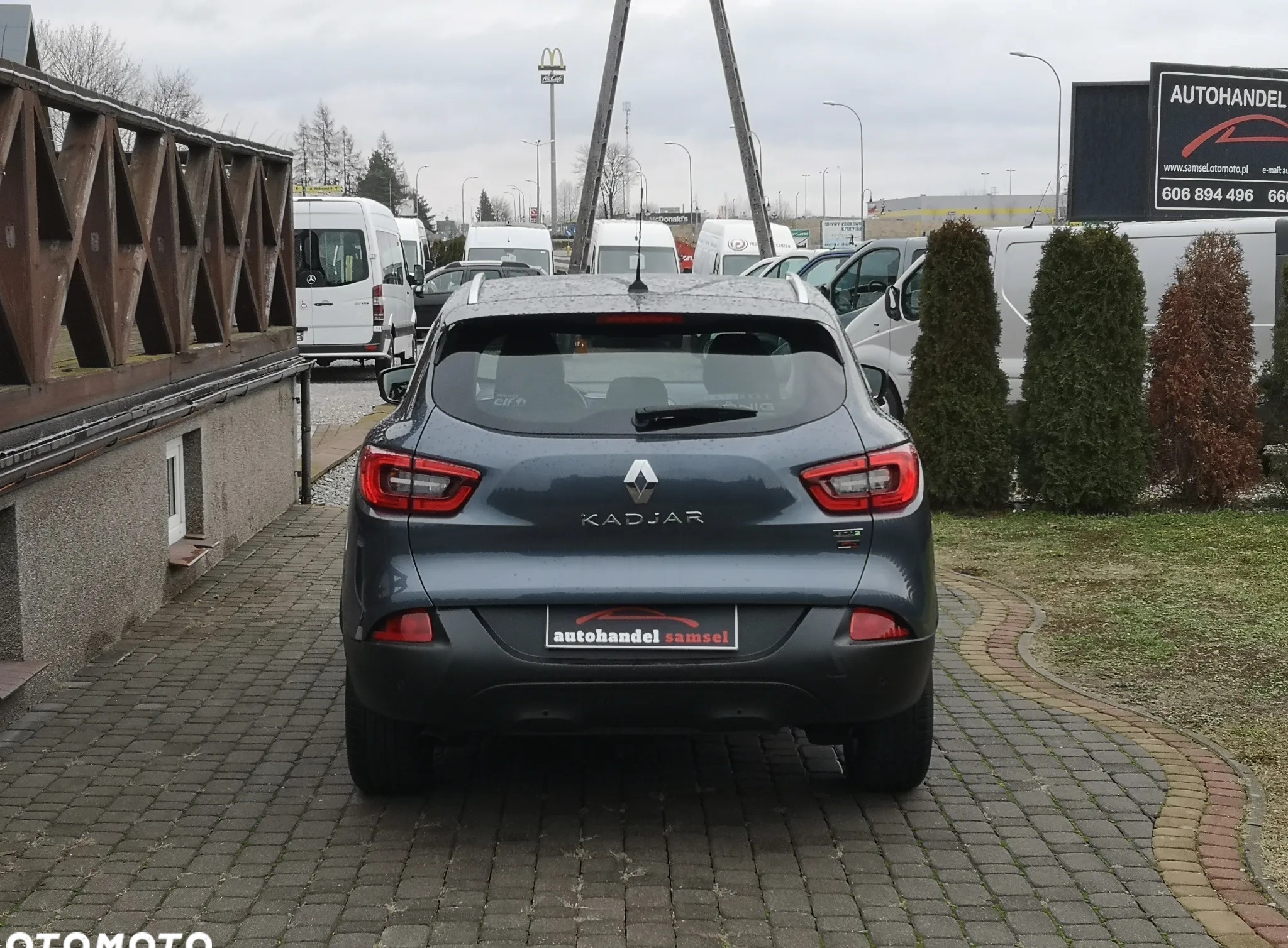 Renault Kadjar cena 63900 przebieg: 98576, rok produkcji 2018 z Kamieńsk małe 137